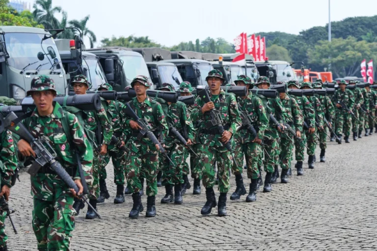  Indonesia Prepares 8,000 Troops for Potential Gaza Peacekeeping Mission Under Trump Plan