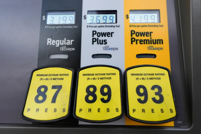  Global Oil Prices Surge Past $115 as Iran War Disrupts Gulf Energy Supplies and Shipping