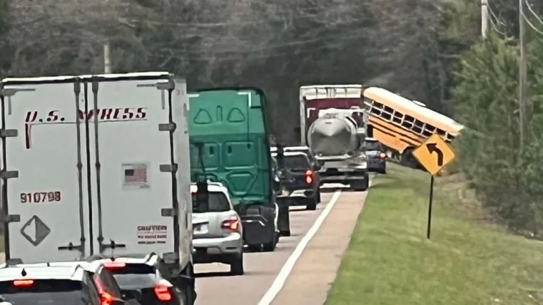 2 Students Killed, At Least 7 Injured in Tennessee School Bus Crash