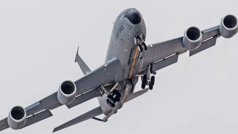 US Military Refueling Aircraft Crashes in Western Iraq During Iran Operations; Rescue Efforts Underway