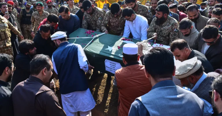 Afghan Authorities Say Pakistani Strikes Kill 4, Wound 70 as Border Violence Threatens Fragile Talks