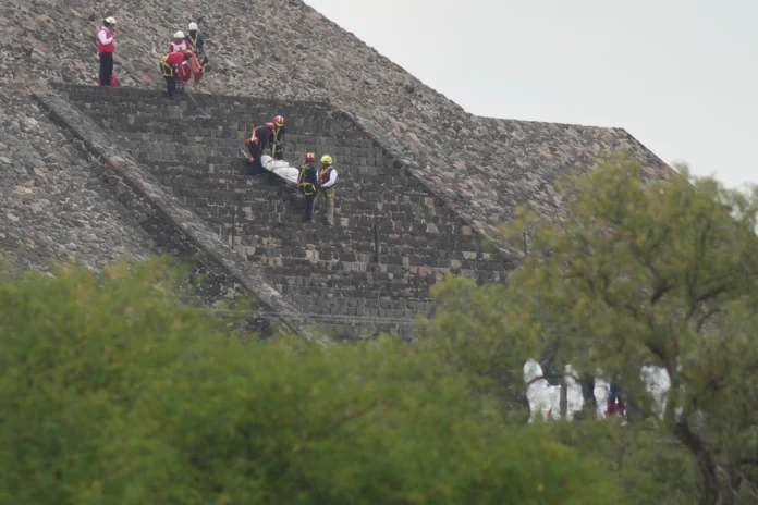 Shooting at pyramids north of Mexico City leaves 1 Canadian tourist dead, injures 6 people