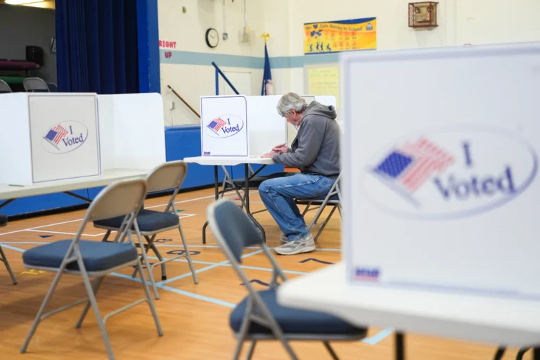 Virginia Voters Approve New Congressional Map, Setting Stage for High-Stakes Legal Battle Ahead of Midterms