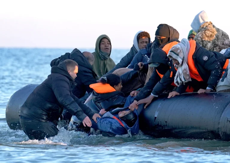 4 Dead in Channel Boat Sinking as France Rejects UK Plan to Return Migrants at Sea