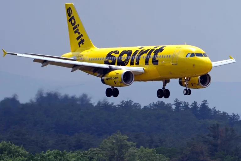Spirit Airlines Shuts Down After 34 Years, Stranding Passengers and Leaving 17,000 Workers Without Jobs