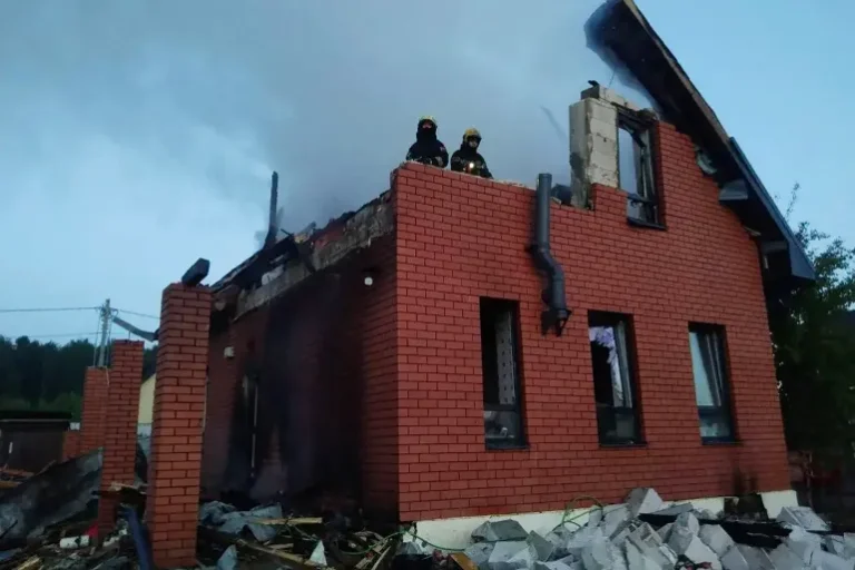 Deadly Ukrainian Drone Barrage Hits Russia, Killing at Least 4 in Major Escalation