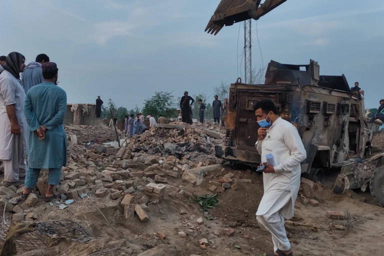 Death Toll Climbs to 14 in Northwest Pakistan Police Post Bombing as Breakaway Militant Group Claims Attack
