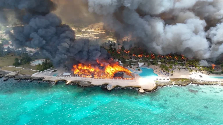 Dominican Republic Resort Fire: 1 Dead and Nearly 1,700 Tourists Evacuated in Bayahíbe
