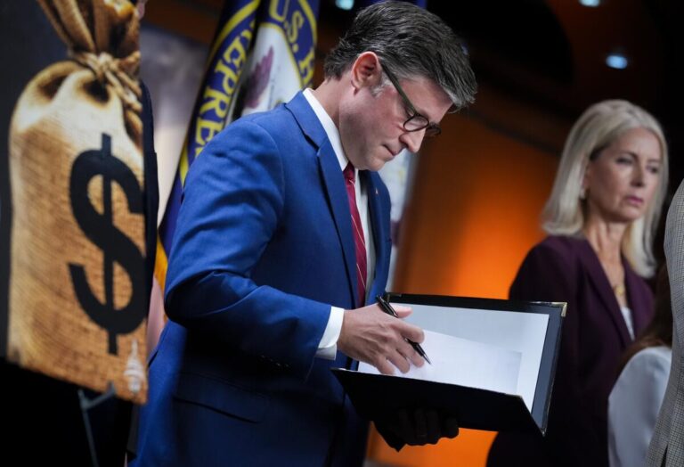 US House Votes 215-208 to End Iran War in Bipartisan Rebuke as 4 Republicans Break With Trump