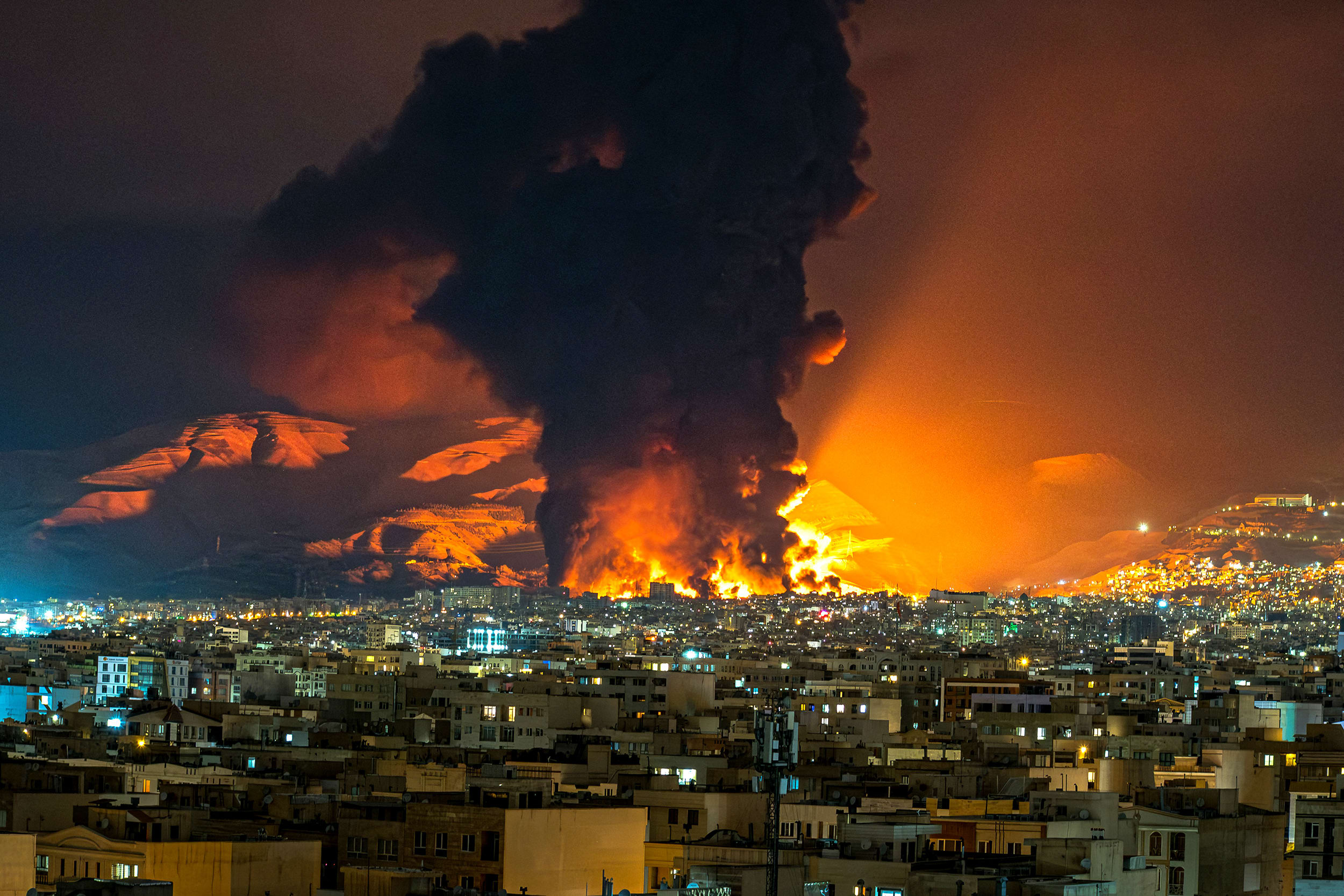 US Strikes Multiple Targets in Iran as Conflict Intensifies and Oil Markets React