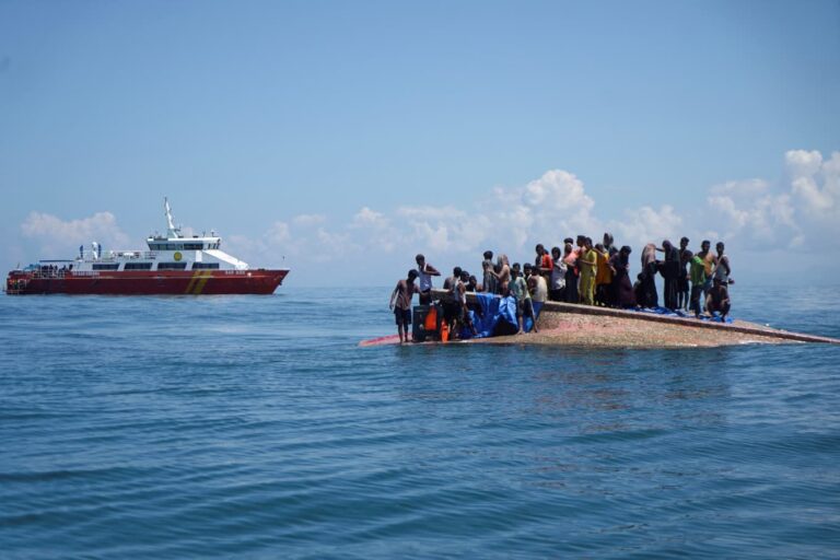 More than 500 feared dead after Rohingya refugee boats reportedly sink off Myanmar coast