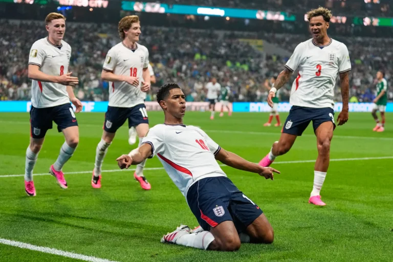  England Beats Mexico 3-2 at Azteca to Reach World Cup Quarterfinals